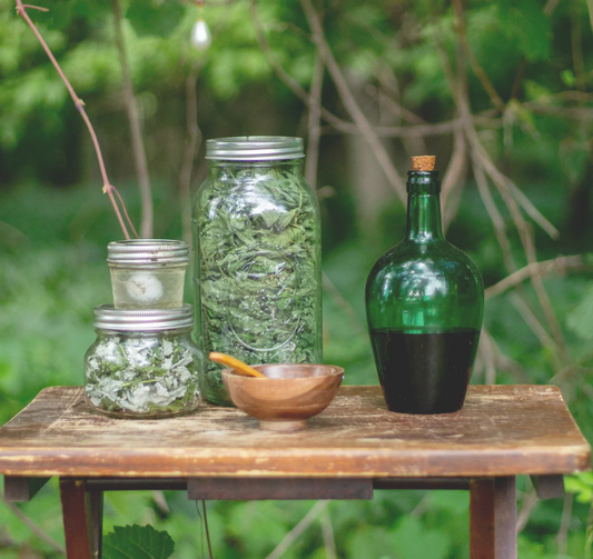 5 SIMPLE WAYS TO ADD HERBS INTO YOUR DAILY LIFE